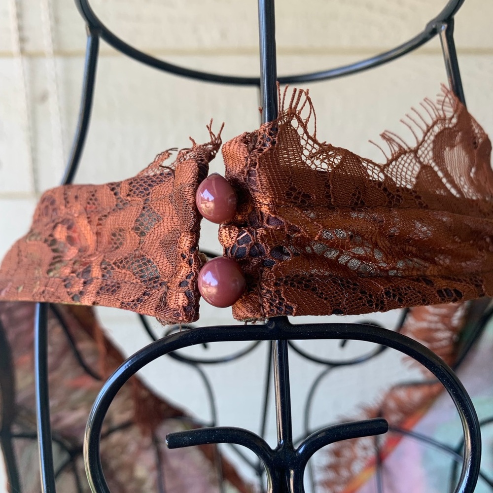 PrettyLittleThing Rust Lace and chiffon halter top - Picture 8 of 9